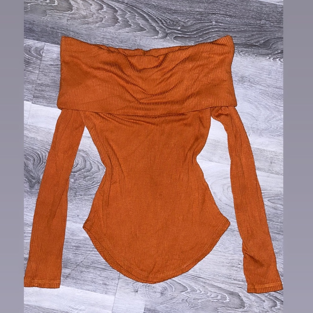 Off the shoulder long sleeve